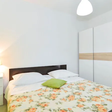 Apartment Lila By Interhome *