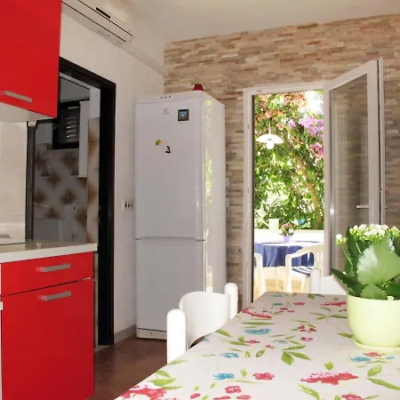 Lila By Interhome Mirce